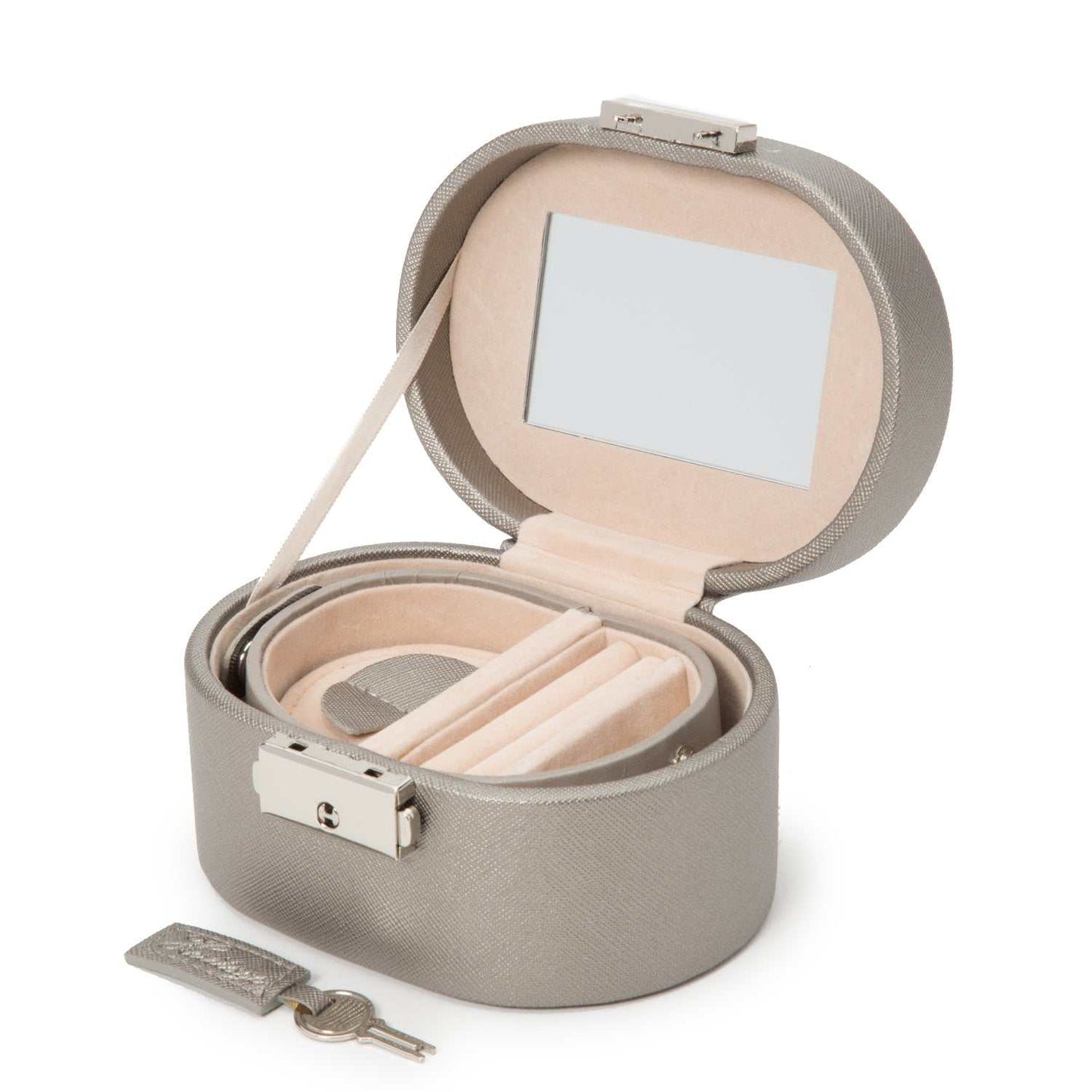 Jewellery BoxWolf Heritage Mini Oval Jewellery Box Pewter Saffiano 281434Introducing the Wolf Heritage Mini Oval Jewellery Box in Pewter Saffiano (Model 281434) – a compact masterpiece within the esteemed Heritage Collection. This mini ov